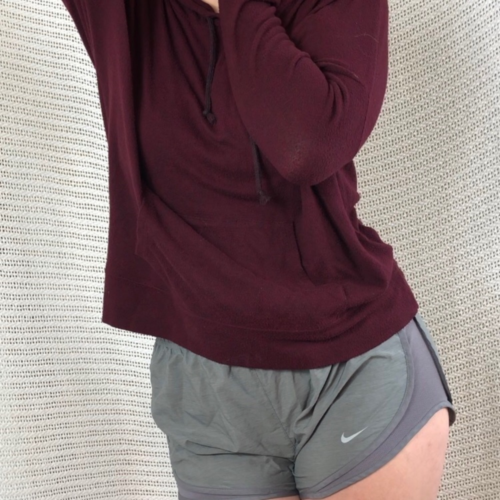 American Eagle burgundy hoodie